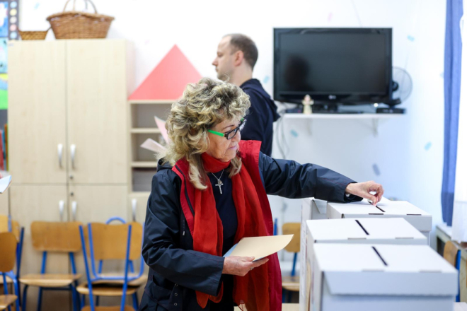 Zatvorena biračka mjesta, s time završila superizborna godina