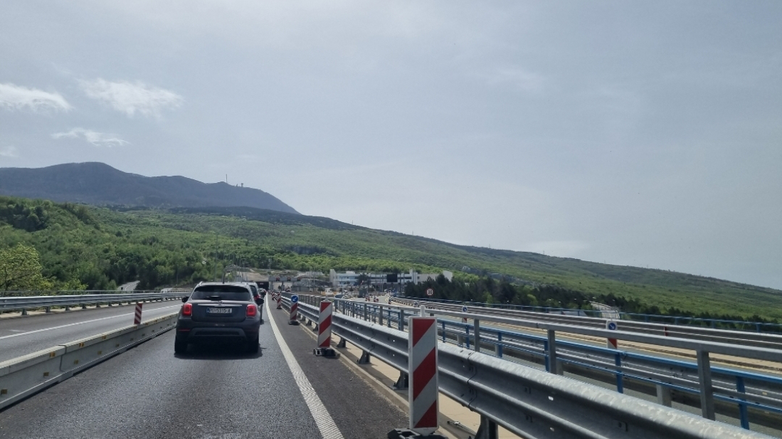 Za Tijelovo 8% više vozila na cestama: Vozači na autocesti igrali nogomet usred kolone!
