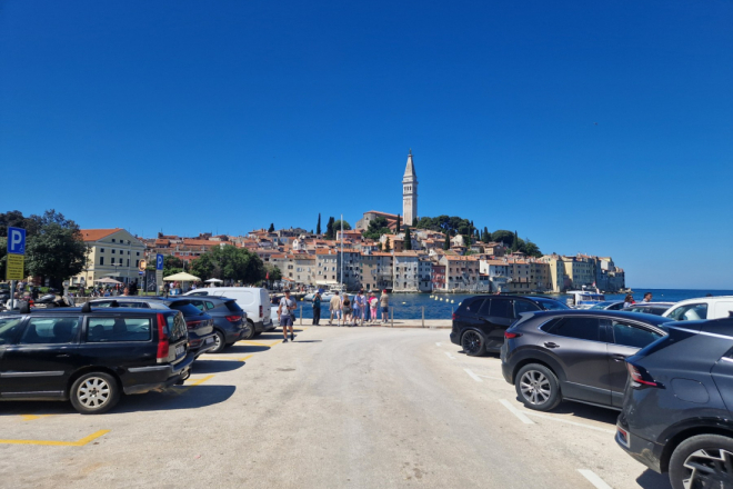 U Rovinju od ponedjeljka stupa na snagu ljetni režim prometovanja u pješačkoj zoni