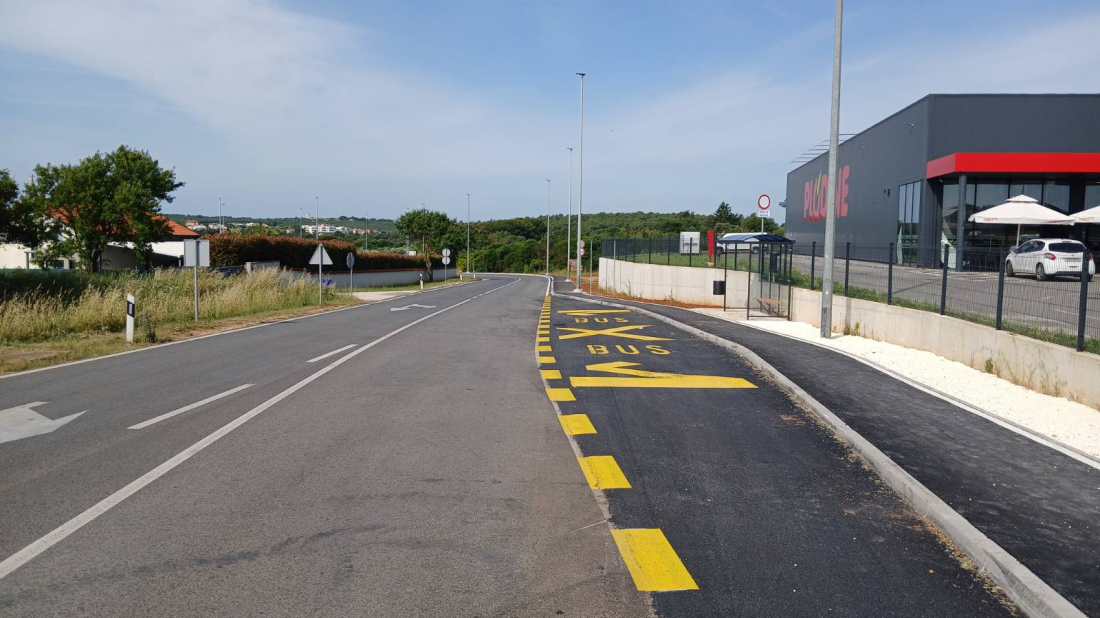 Završeni radovi na izgradnji nogostupa i autobusnog stajališta Pomer – Plodine