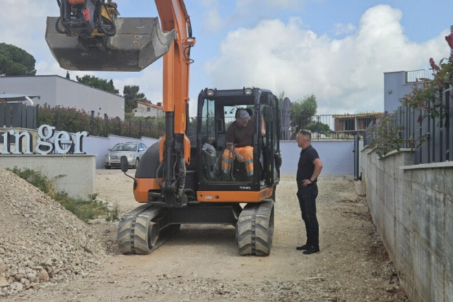 Nastavljaju se radovi na asfaltiranju nerazvrstanih cesta na području Općine Kaštelir- Labinci-Castelliere-S.Domenica