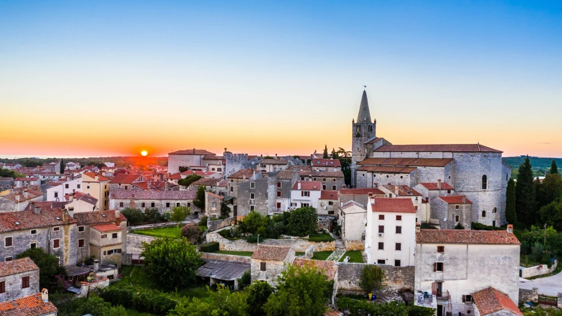 Bezvremenske Oliverove pjesme ove nedjelje odjeknut će Balama