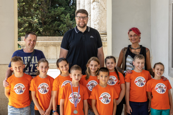 Peđa Grbin upriličio prijem za uspješne sportaše Ronilačkog sportskog kluba 'Boškarin' Pula