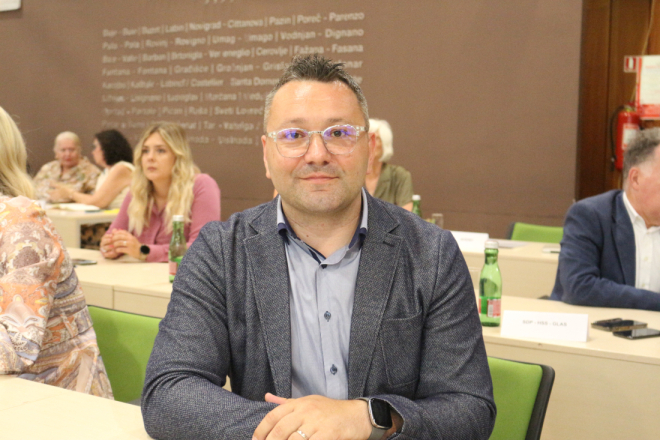 Nakon Helene Lozić Doklestić, ostavku podnio i Zoran Karlić: Radna skupina za Holcim ostaje bez još jednog člana!