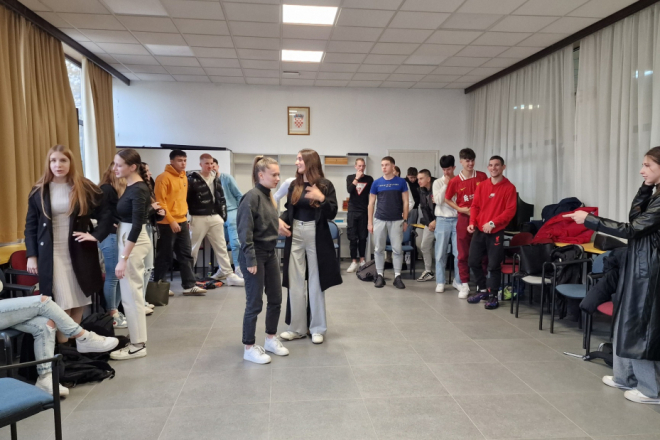 Prevencija nasilja u partnerskim odnosima: Program koji mijenja živote mladih u Istri