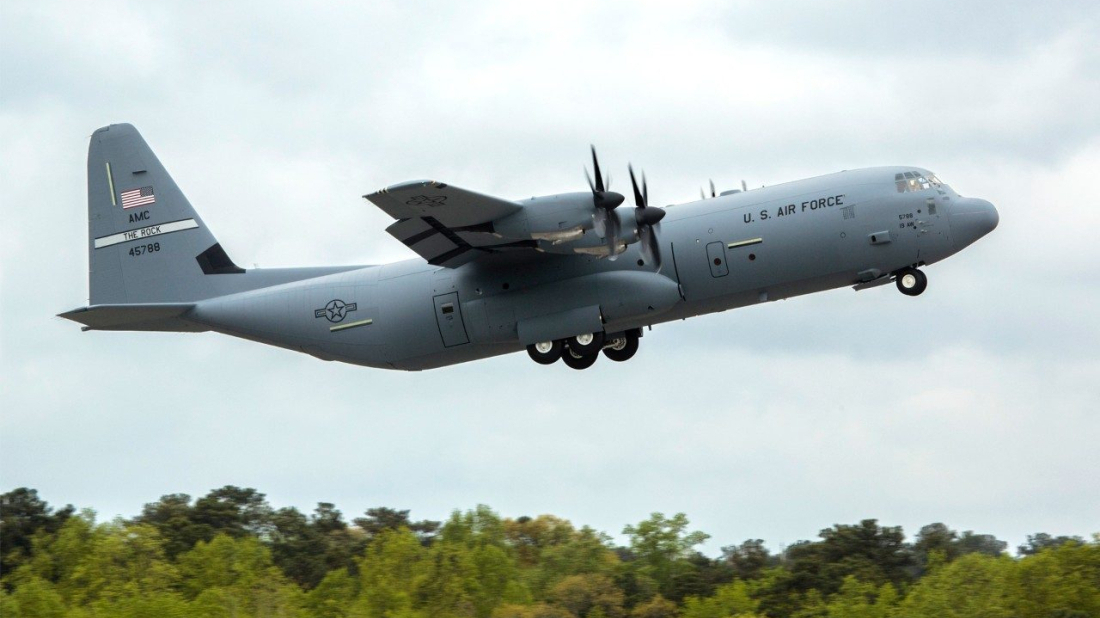 VIDEO: Američki vojni zrakoplov sletio u Pulu: Što radi Super Hercules u Istri?