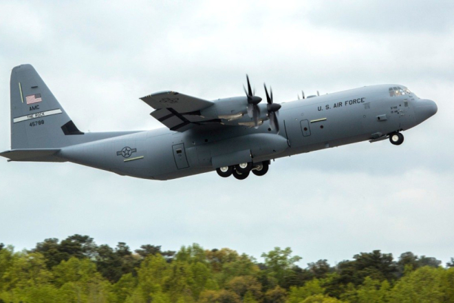 VIDEO: Američki vojni zrakoplov sletio u Pulu: Što radi Super Hercules u Istri?