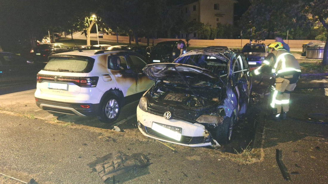 SLUČAJNOST? Noćas u isto vrijeme na Poreštini izgorjeli automobili i restoran!