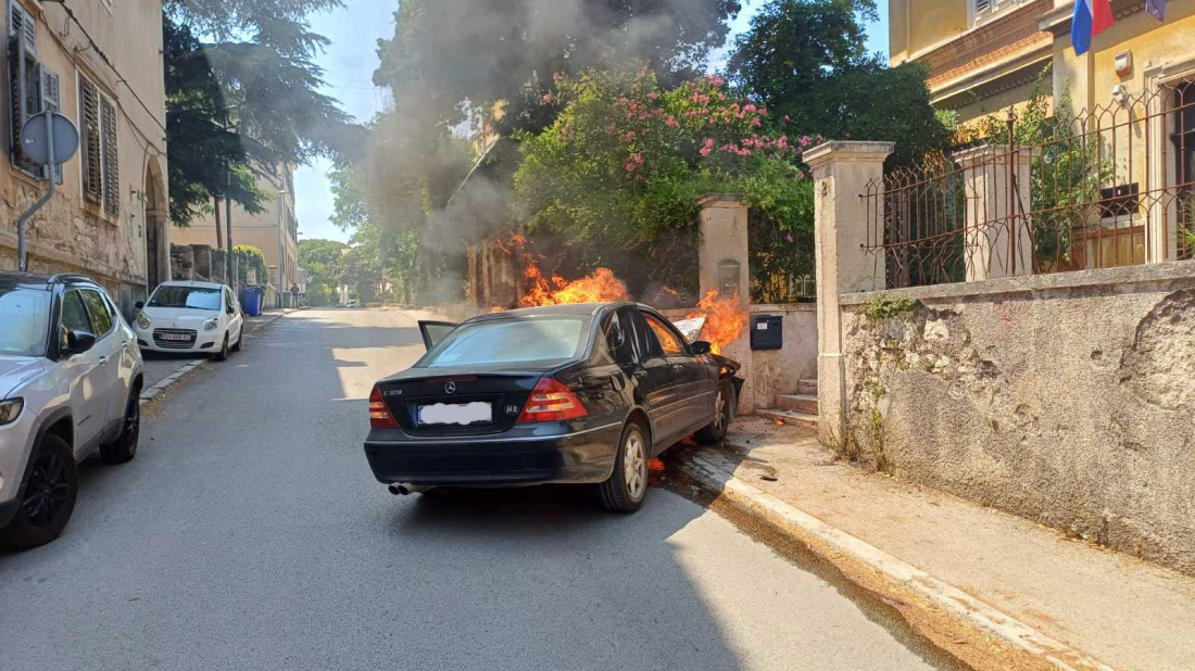 Pula: Auto planuo nakon udara u zid