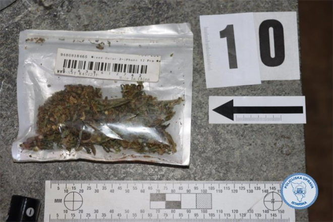 U istom danu dvojica u Istri „pala“ zbog droge: Policija pronašla tablete i konoplju