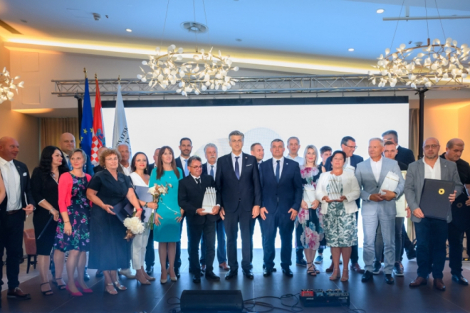 Puljanin Andi Vitasović dobitnik najvišeg priznanja HOK-a – statue i povelje „Zlatne ruke“