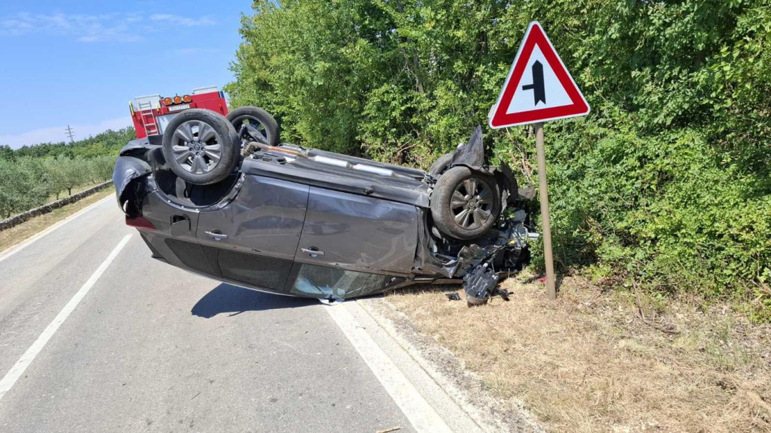 Teška prometna nesreća kod Juršića: Vozača iz smrskanog vozila izvlačilo šest vatrogasaca!