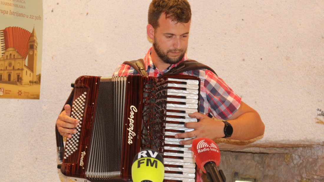 Armonike Zad kaštela: U Žminju će se ove subote susresti mladi i stari harmonikaši