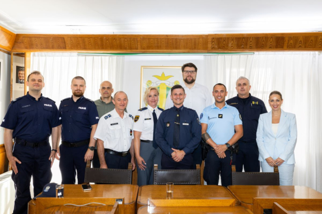 Gradonačelnik Grbin primio strane policajce koji sudjeluju u projektu 'Sigurna turistička destinacija'