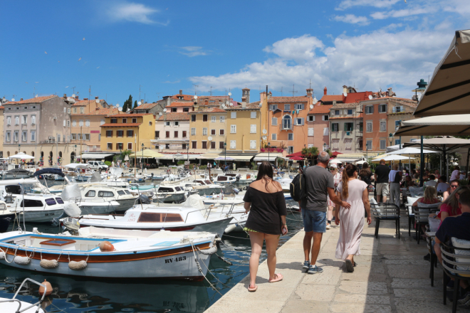 Cijene hrane i smještaja lete u nebo – hoće li turisti okrenuti leđa Hrvatskoj? Apel dolazi i iz Sabora
