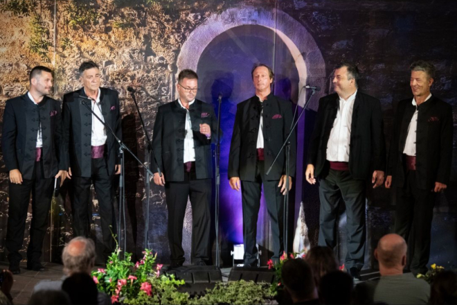 Rovinjska klapa Valdibora u finalu festivala u Omišu: "Za nas je to Oscar klapskog pjevanja"