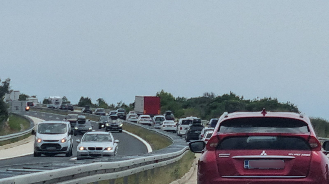 Više od milijun vozila na autocestama tijekom vikenda – naplaćeno 8,4 milijuna eura cestarine