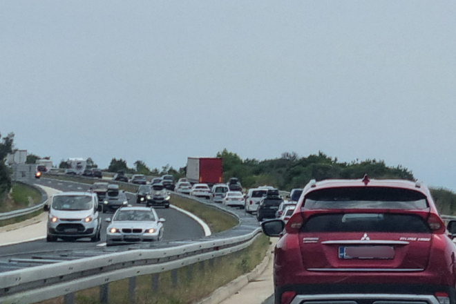 Više od milijun vozila na autocestama tijekom vikenda – naplaćeno 8,4 milijuna eura cestarine