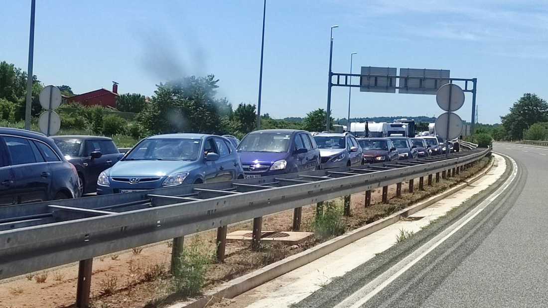 Očekuju se gužve na cestama već od petka: Počinje jedan od najintenzivnijih prometnih vikenda u godini
