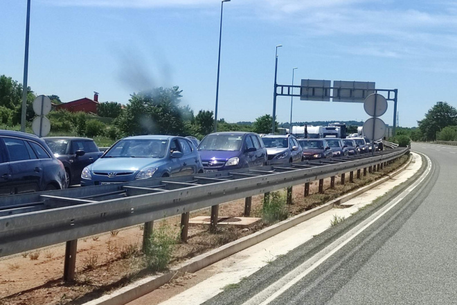 Očekuju se gužve na cestama već od petka: Počinje jedan od najintenzivnijih prometnih vikenda u godini