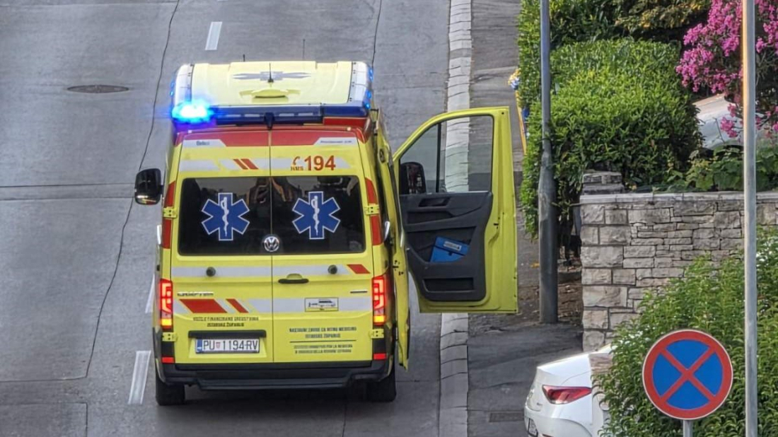 U sudaru tri vozila kod Marčane teško ozlijeđen motociklist