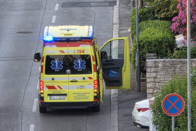 U sudaru tri vozila kod Marčane teško ozlijeđen motociklist
