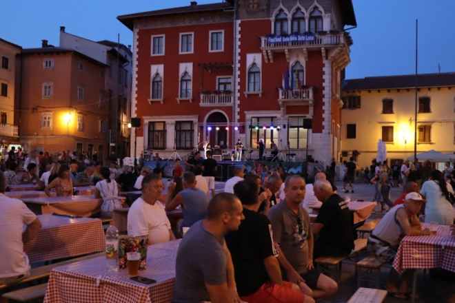 Vodnjansko ljeto donosi klapske note, art filmove, bajkere i pučke fešte