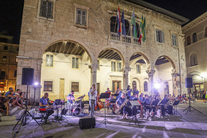 Glazba i grad: Večeras će vas očarati Big Band Pula i Daniele Ferro