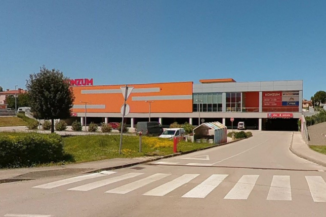 Pljačka usred dana u Rovinju: Čekali da zaštitari odu pa opljačkali zaštitarsko vozilo!