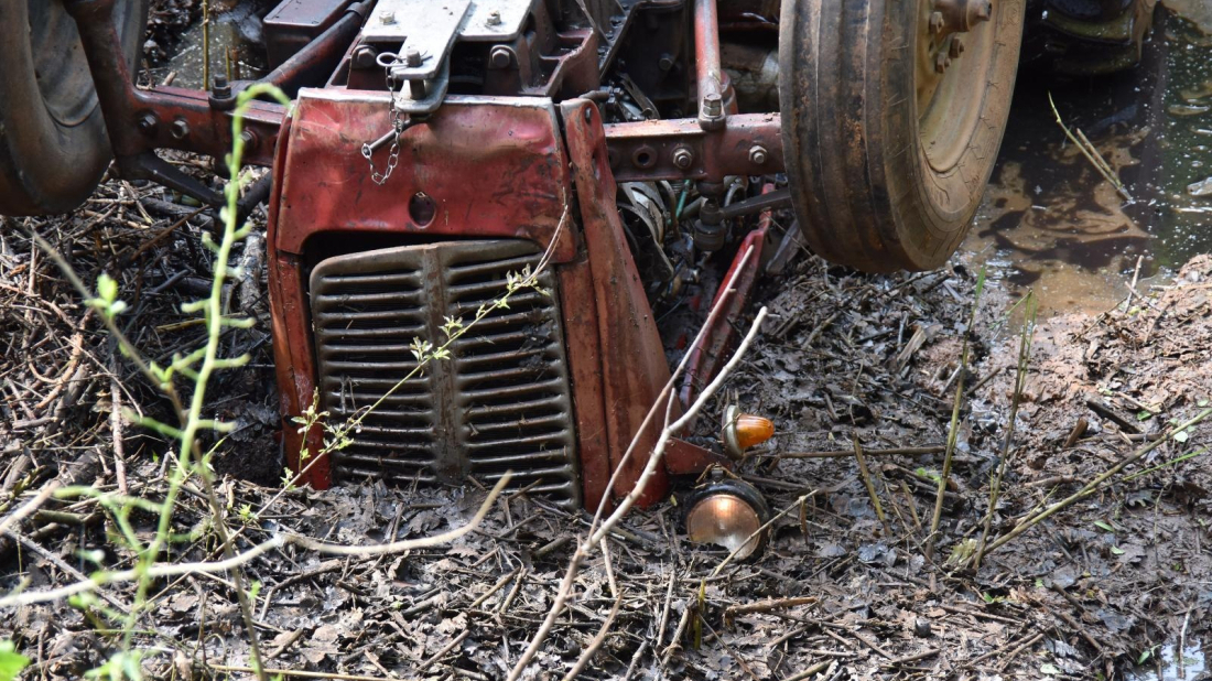 Detalji smrtne nesreće kod Pazina: Traktor se prevrnuo, vozač ostao prikliješten