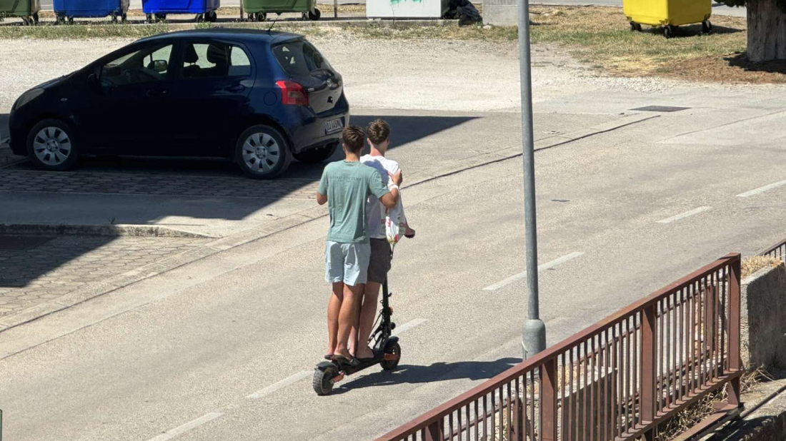 U samo nekoliko sati u Puli kažnjen 21 vozač bez kacige