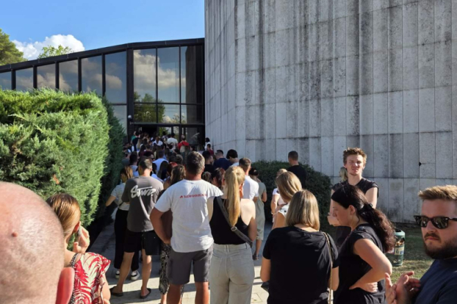 Građani došli dati nadu Šimunu u Pazin, ali mnogi su ostali ispred zatvorenih vrata!