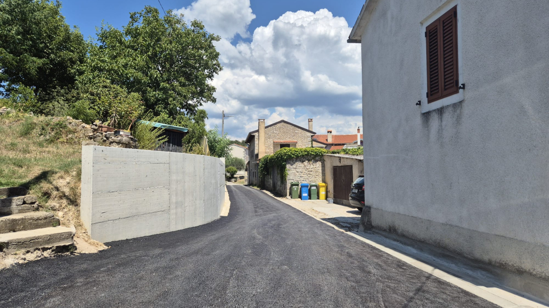 Nakon dugo vremena jedna ulica u Vižinadi prohodna u cijelosti
