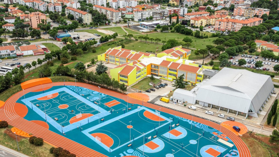 Umag nastavlja s ulaganjima u obrazovanje: U tijeku je obnova školskih prostorija OŠ Marije i Line