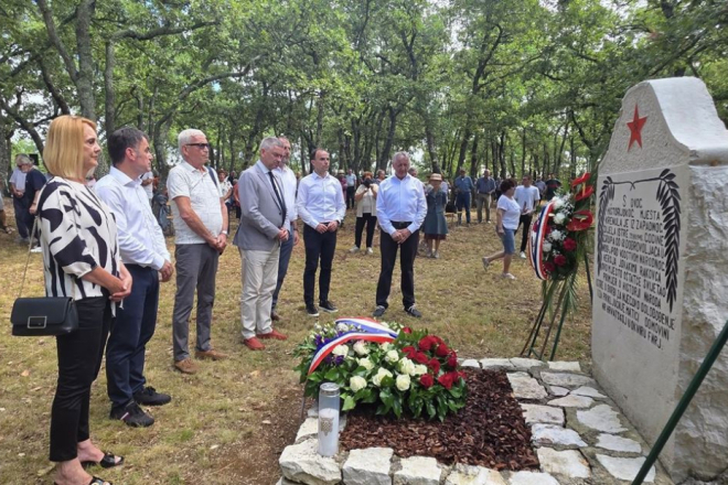ChatGPT je rekao: Rušnjak 82 godine kasnije: Istra se poklonila borcima za slobodu i pravedniju budućnost