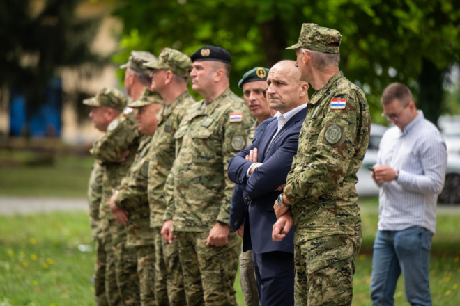 Anušić i Kundid obišli postrojbe: Mimohod će biti veličanstven, pokazat ćemo snagu i spremnost HV-a!