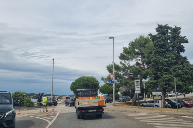 VOZAČI, OPREZ! Zbog lošeg vremena pojačan promet u Rovinju – mogući su kolone i zastoji!