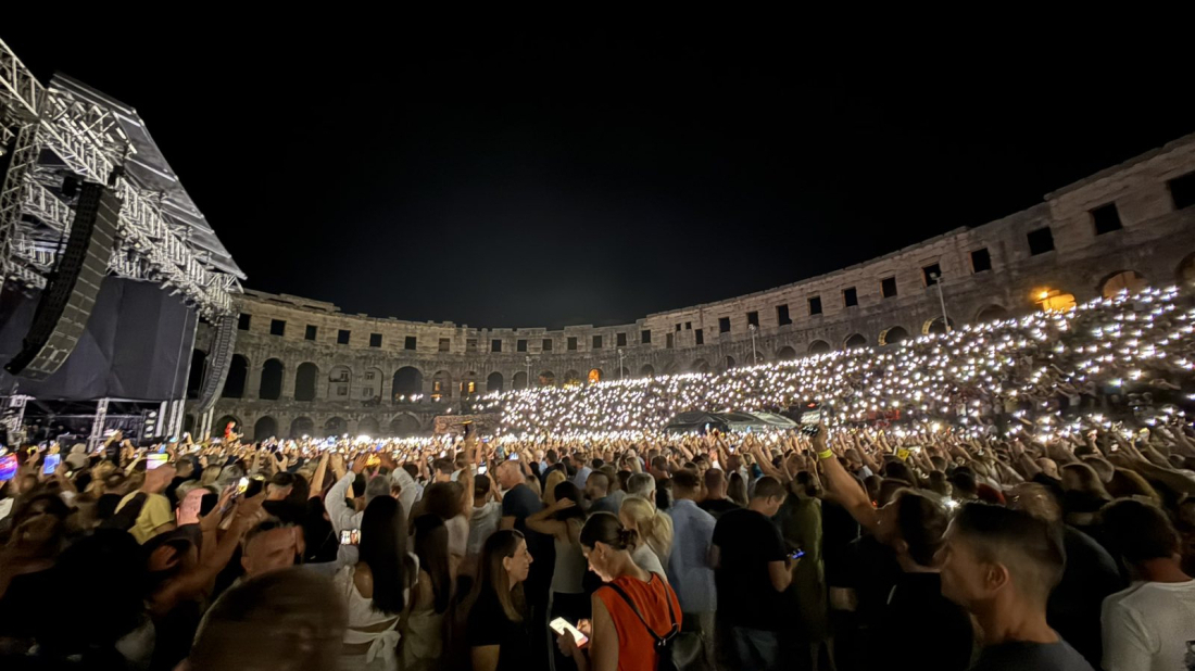 Bryan Adams priredio spektakl u pulskoj Areni: Dvosatni koncert za pamćenje