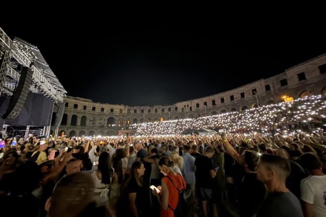 Bryan Adams priredio spektakl u pulskoj Areni: Dvosatni koncert za pamćenje