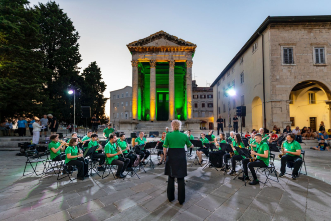 Glazbena večer na pulskom Forumu: Ne propustite koncert Puhačkog orkestra grada Pule