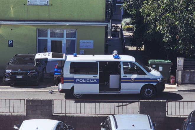 Tek punoljetne djevojke opljačkale stanove u Puli i Rovinju: Uhićene nakon provalničkog pohoda