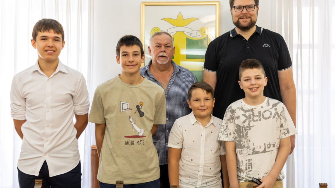 Gradonačelnik Peđa Grbin primio mlade šahovske prvake ŠK Pula i čestitao im na uspjehu