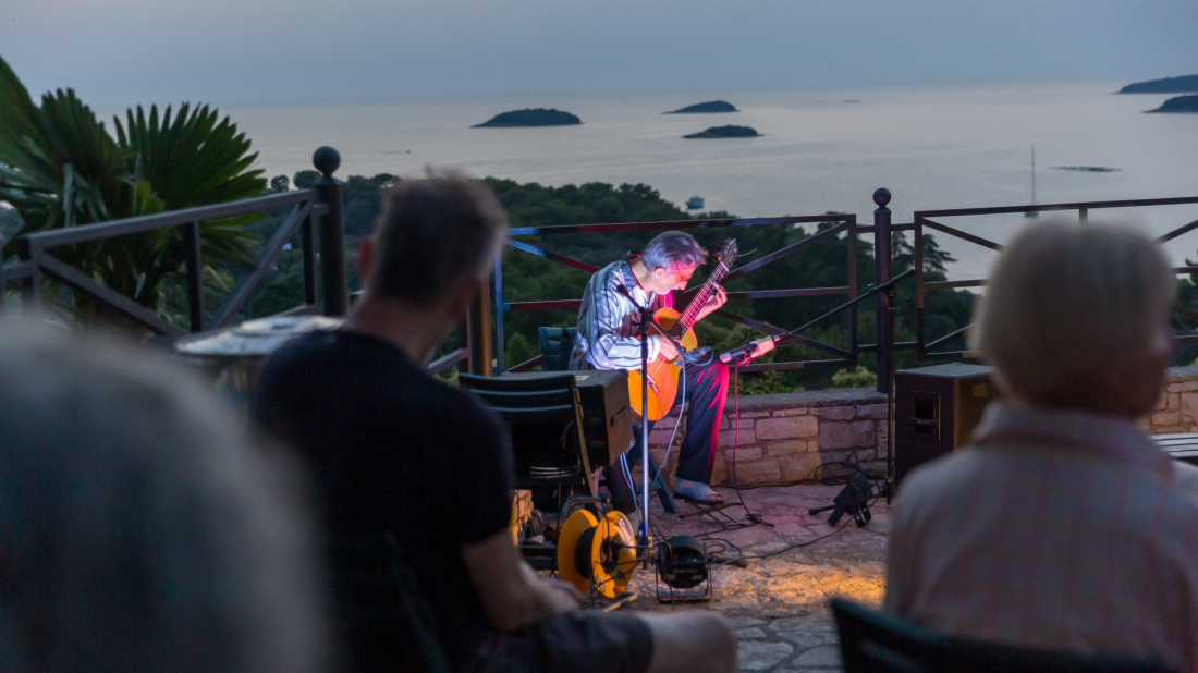 VRSARSKE SERENADE: Ljetna večer uz Jazz na jednoj od najljepših vrsarskih lokacija!