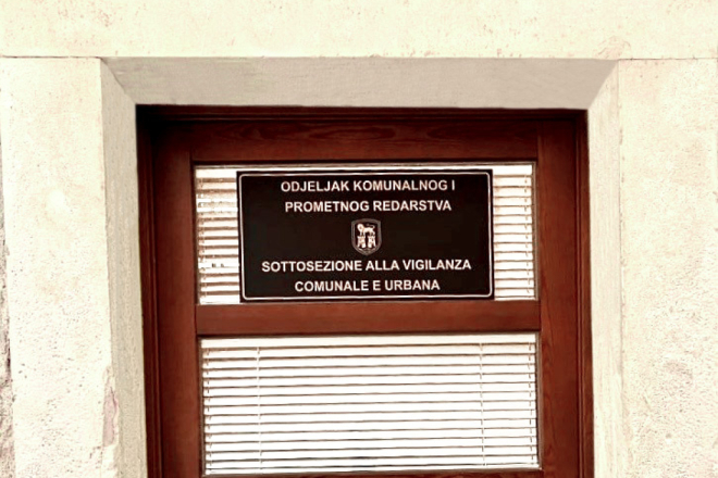 U prostorijama Komunalnog redarstva Grada Umaga omogućeno podnošenje prijava dežurnom komunalnom redaru