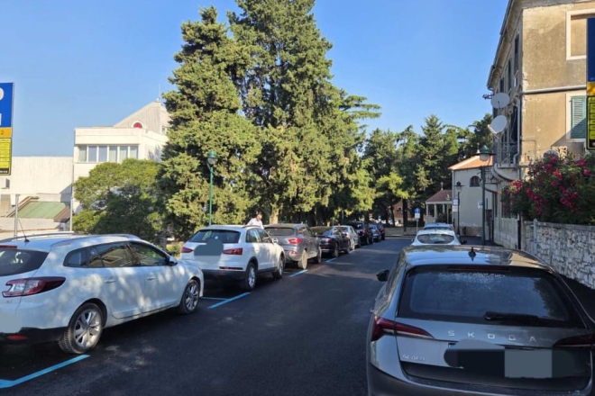 Rovinj: Zbunio građane, ali donosi sigurnost – što stoji iza šireg nogostupa u Ulici Carducci?