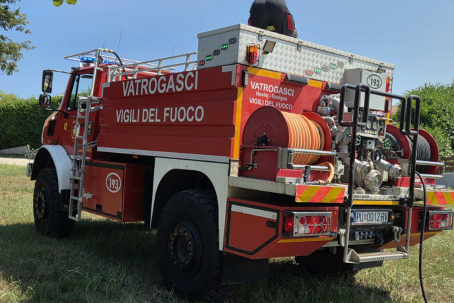 Rovinjski vatrogasci intervenirali zbog požara kod Krmeda, požar brzo stavljen pod nadzor!