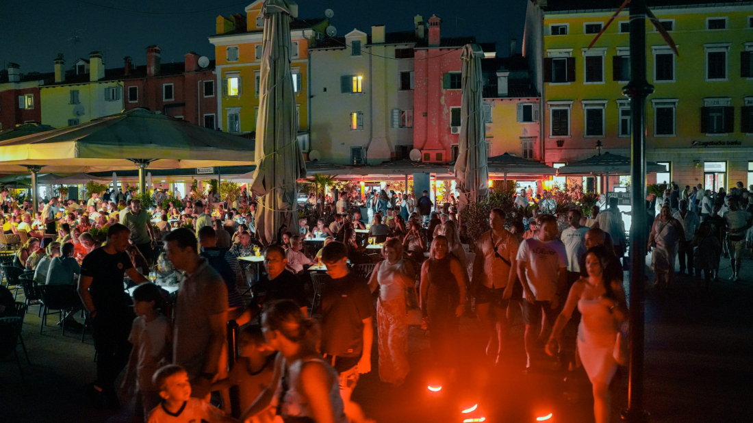 (FOTO) Rovinj očarao tisuće u magičnoj Noći sv. Lovre