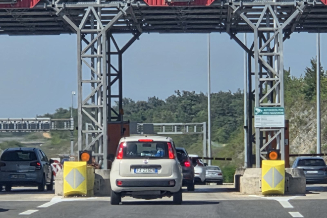 Kućice odlaze, računi ostaju: Zašto Hrvatska ne uvede vinjete?