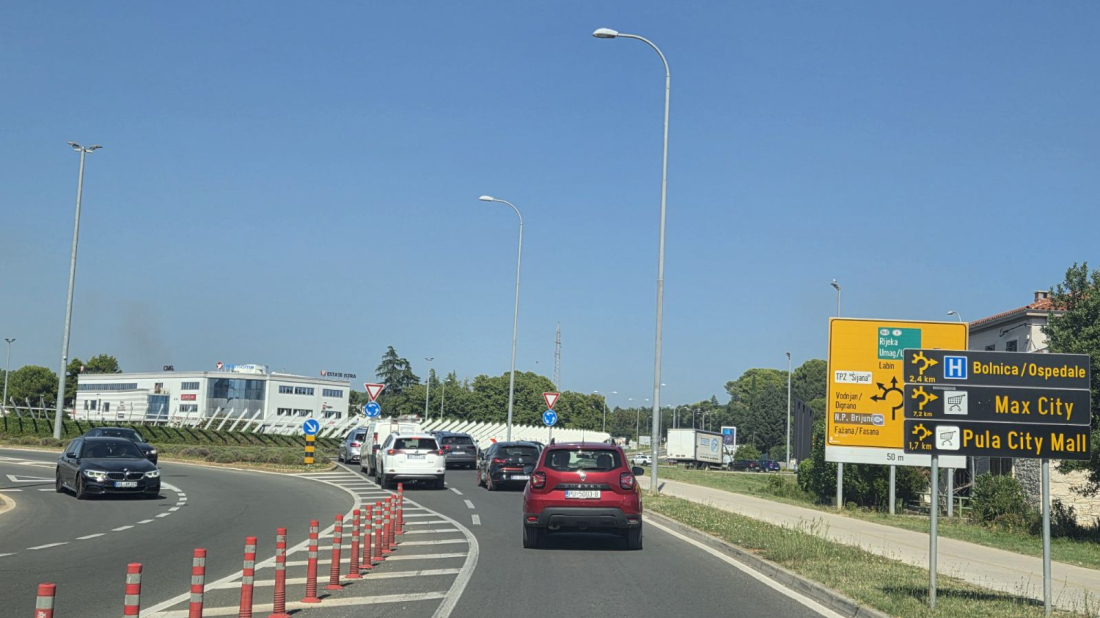 Zaustavljen bez vozačke, odbio test na droge – pa otkriven kao osumnjičeni za krađu