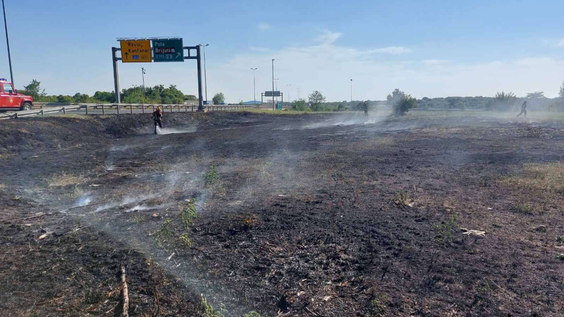 Požari danas buknuli u Balama i Kanfanaru, vatrogasci imaju pune ruke posla